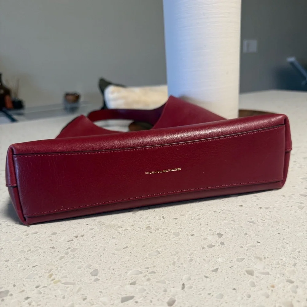 Burgundy Coach Brooklyn 28 - Picture 4 of 11